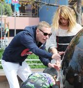 th_99341_Tikipeter_Billie_Piper_and_family_at_Disneyland_038_123_168lo.jpg