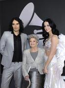 th_52497_celebrity_paradise.com_Katy_Perry_53rd_Annual_Grammy_Awards_13.02.2011_36_122_379lo.jpg