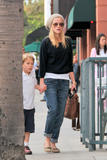 th_64538_Preppie_-_Reese_Witherspoon_taking_her_kids_to_the_dentist_-_Jan._4_2010_738_122_435lo.jpg