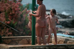 Nudist Pics Packs On FS TB Page 3