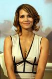 th_63368_Halle_Berry_2009_Jenesse_Silver_Rose_Gala_Auction_in_Beverly_Hills_64_122_467lo.jpg