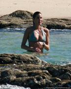 Teri Hatcher bikini pics