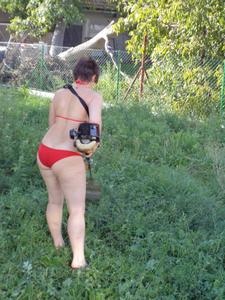 Red-Bikini-Gardening--04ihinbren.jpg