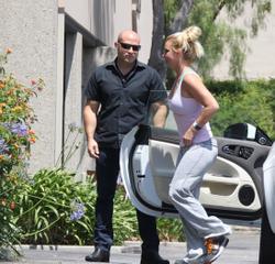 -Britney-Spears-At-A-Dance-Studio-In-Westlake%2C-June-7-2013-21e6ab6ef3.jpg