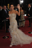 http://img254.imagevenue.com/loc382/th_67888_celebrity_paradise.com_TheElder_HalleBerry161_122_382lo.jpg