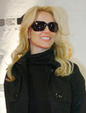 http://img254.imagevenue.com/loc486/th_75822_Britney_Spears_2009-03-20_-_Arrives_at_Tribe_Hyperclub_062_122_486lo.jpg
