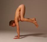 Ellen-nude-yoga-part-2-q4fi369dem.jpg