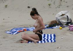 Kelly Brook topless @ the beachy67om6mc0y.jpg